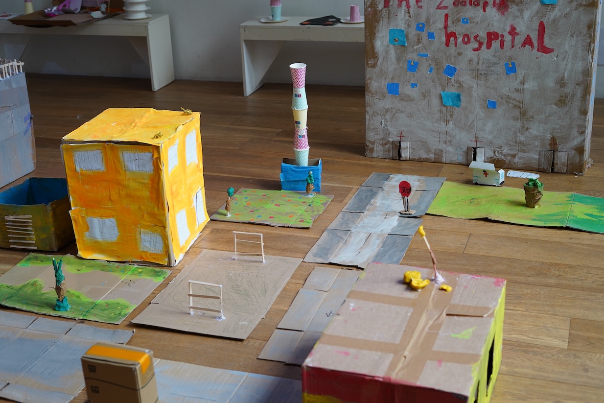 zoological hospital and tiny city